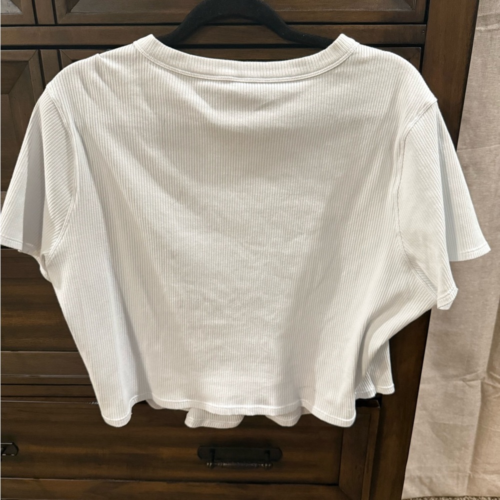 Fabletics White Ribbed Women's Crop Top - Picture 3 of 4